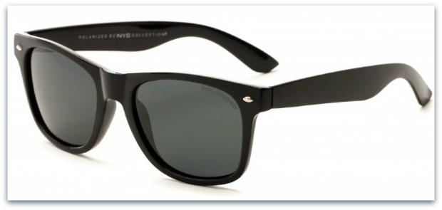 Wayfarer style sunglasses