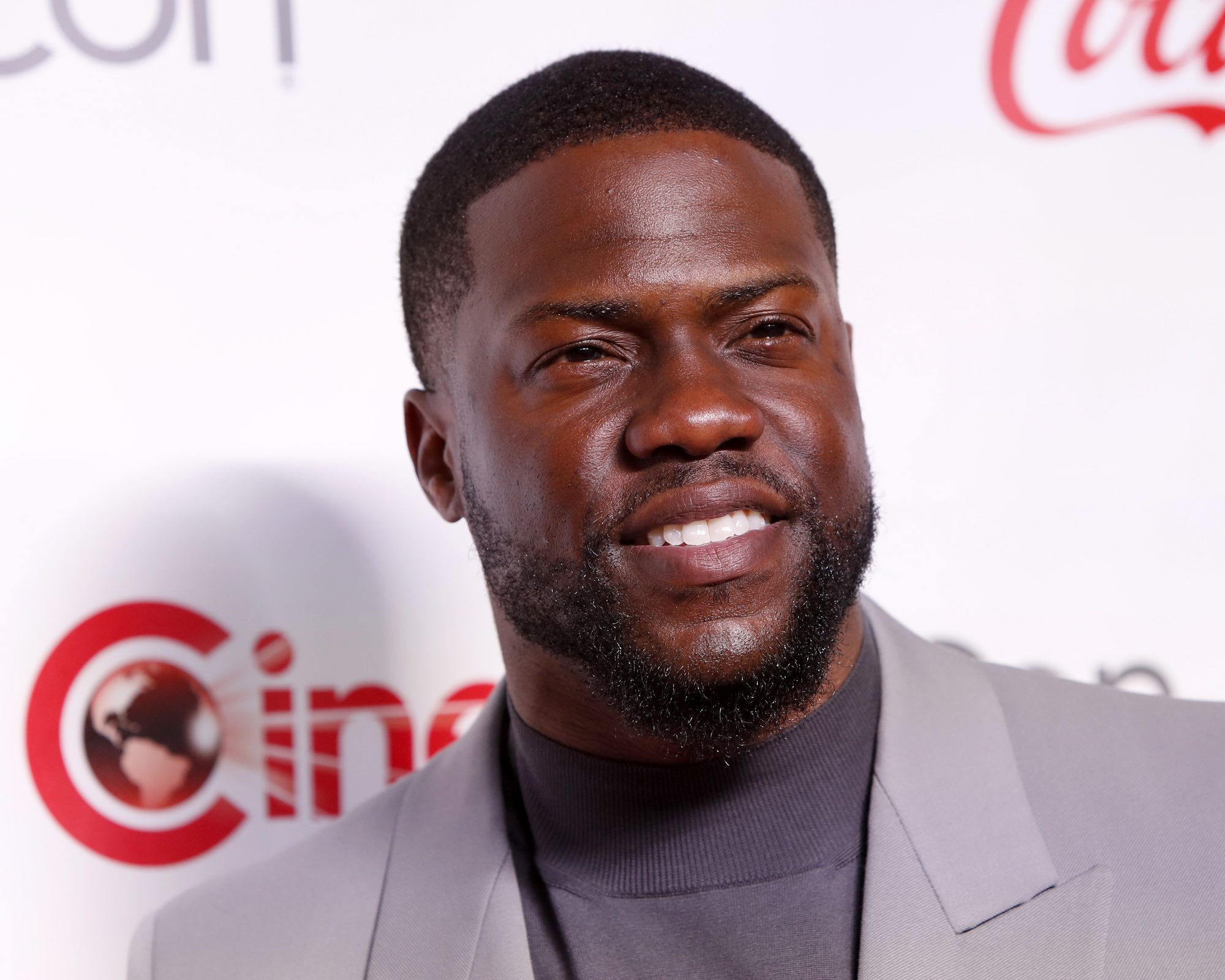 Kevin Hart Height - 5'4''