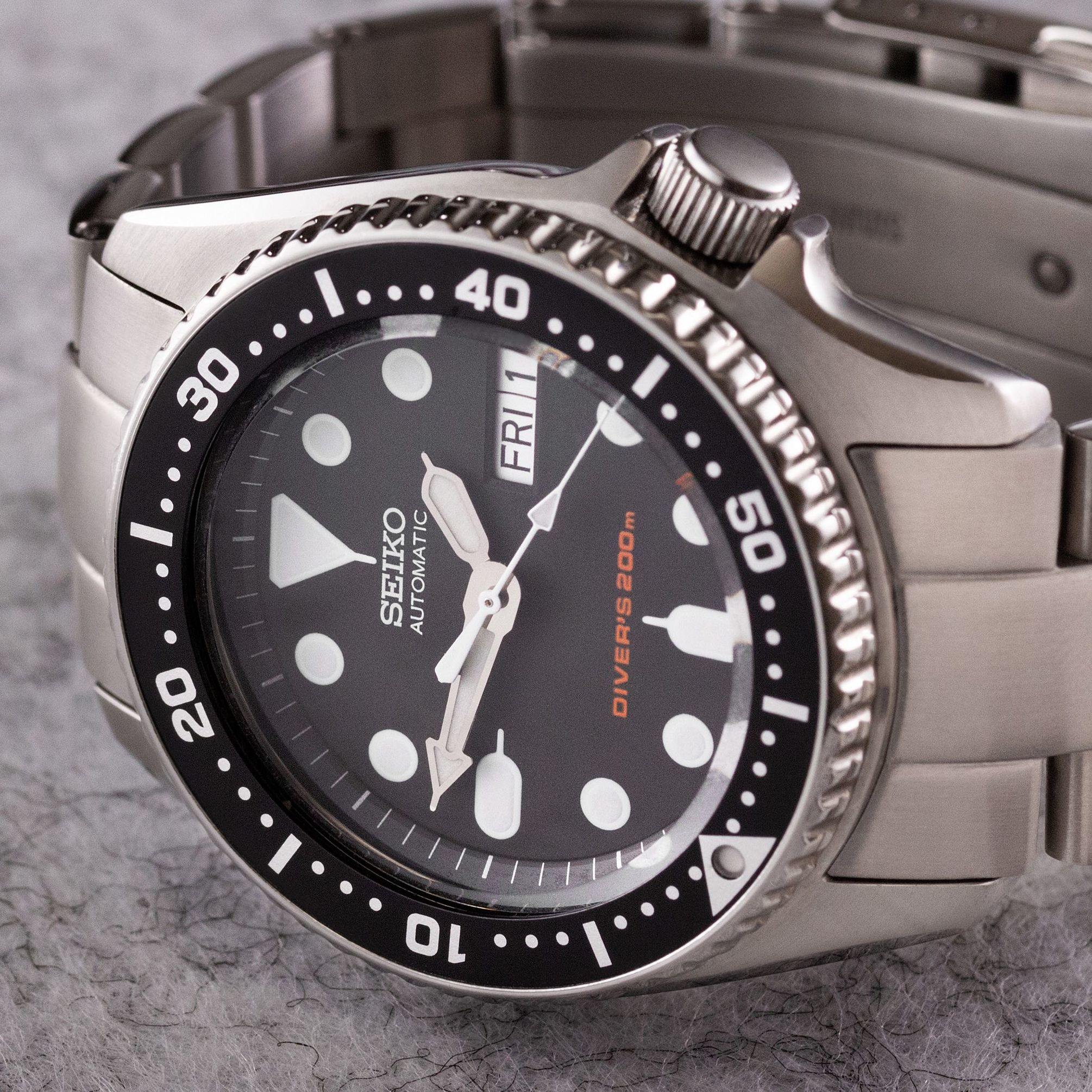 Seiko SKX013 oyster bracelet - The Modest Man - crop