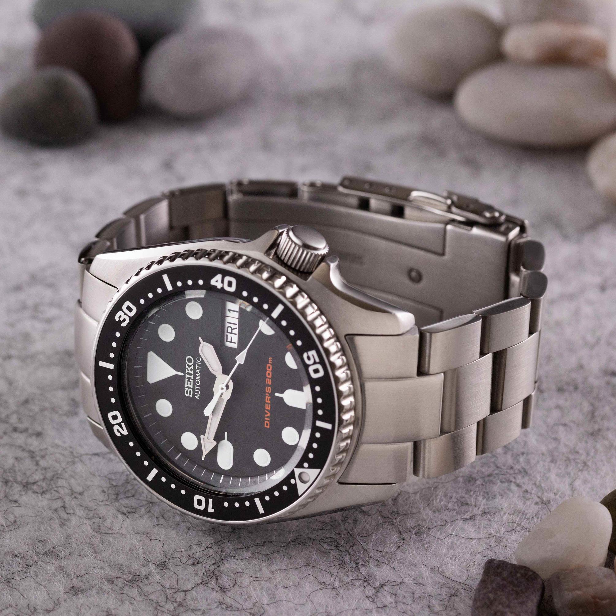 Seiko SKX013 oyster bracelet - The Modest Man