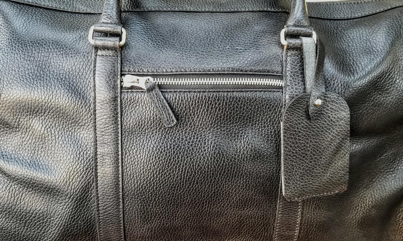 Beckett Simonon Davis Weekender Leather Close Up