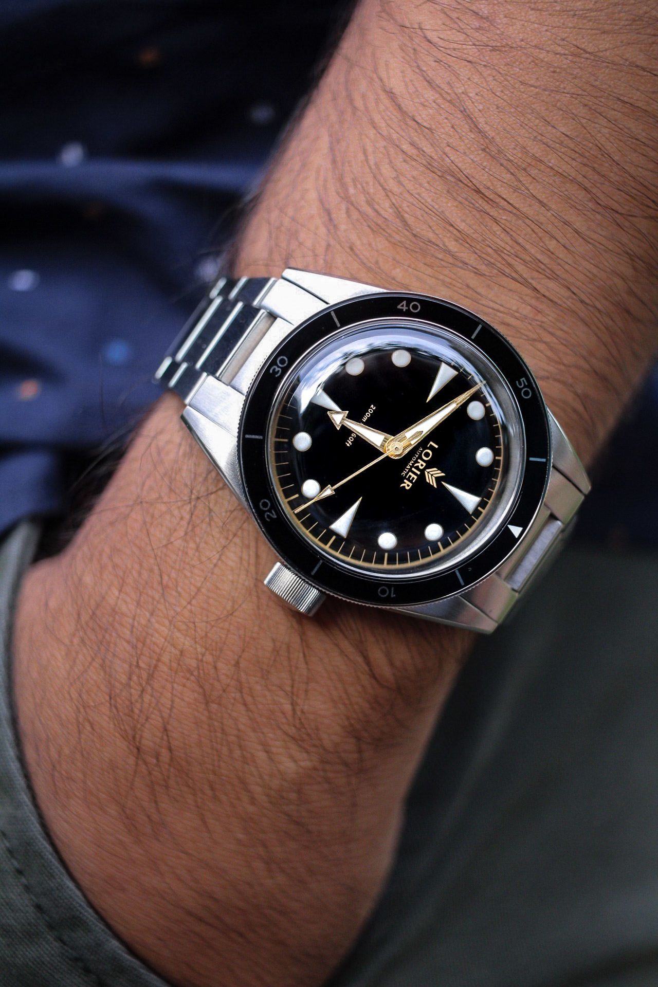 Lorier Neptune Series II on wrist