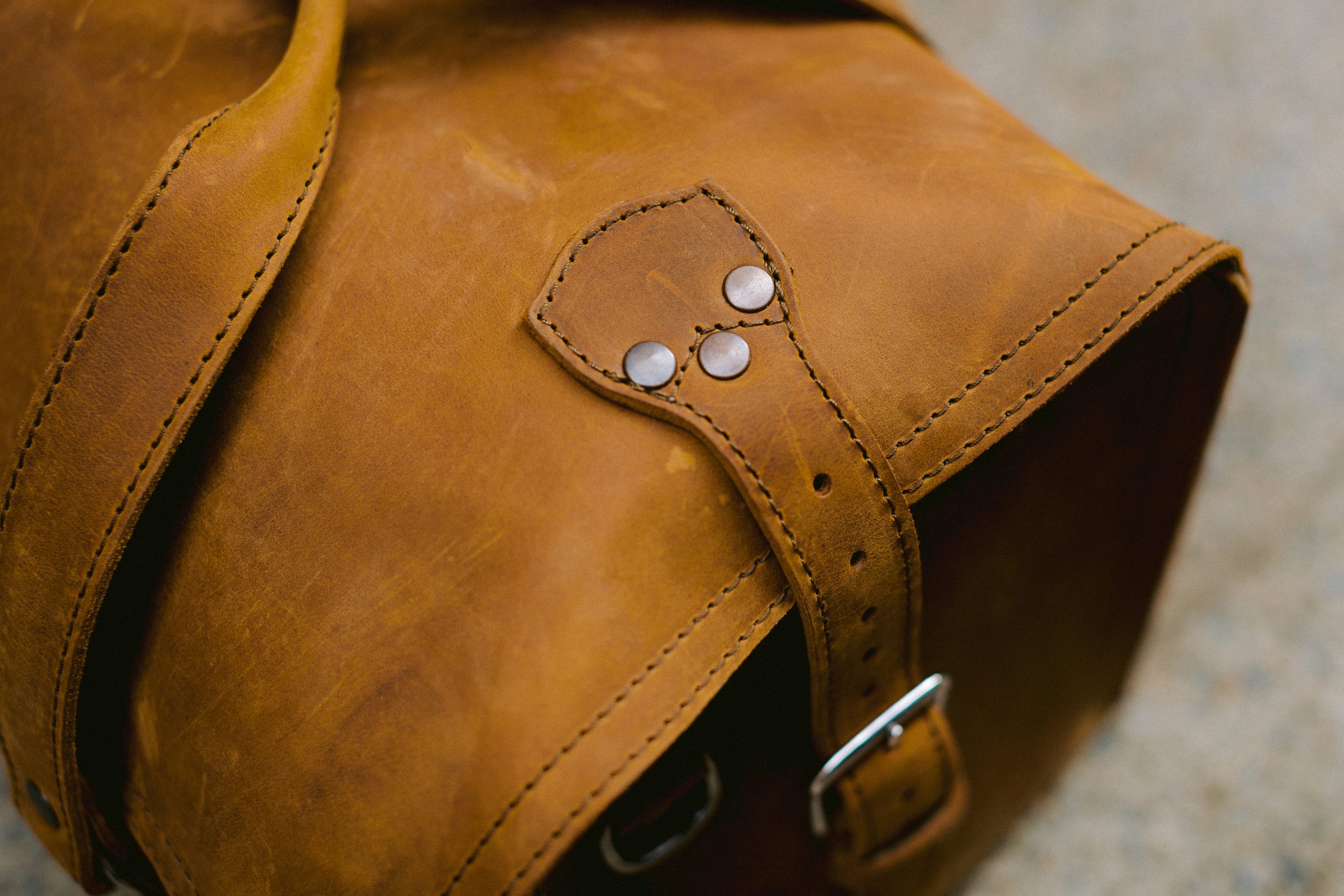 Saddleback duffle stitching