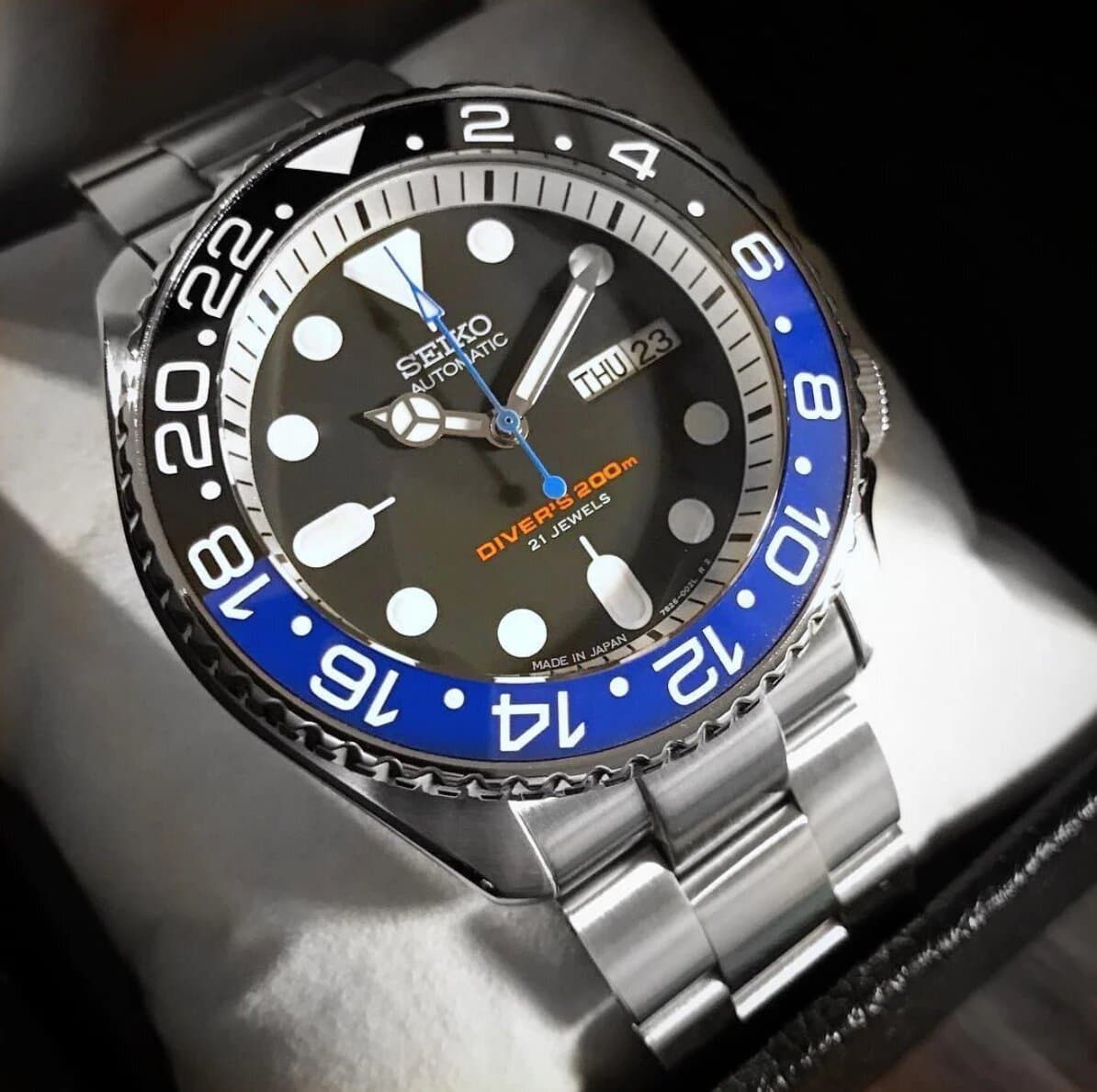 An SKX with a “Batman” style insert