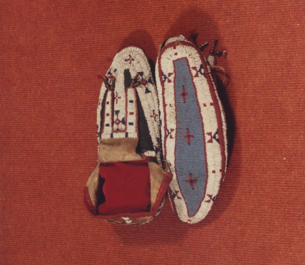 Sioux burial mocs