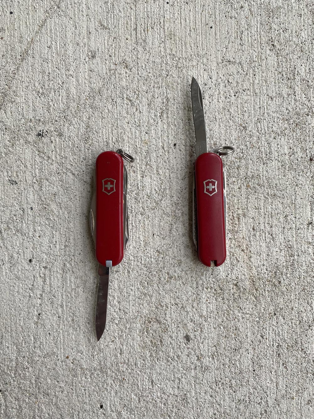 Victorinox Classic SD and Rambler blades