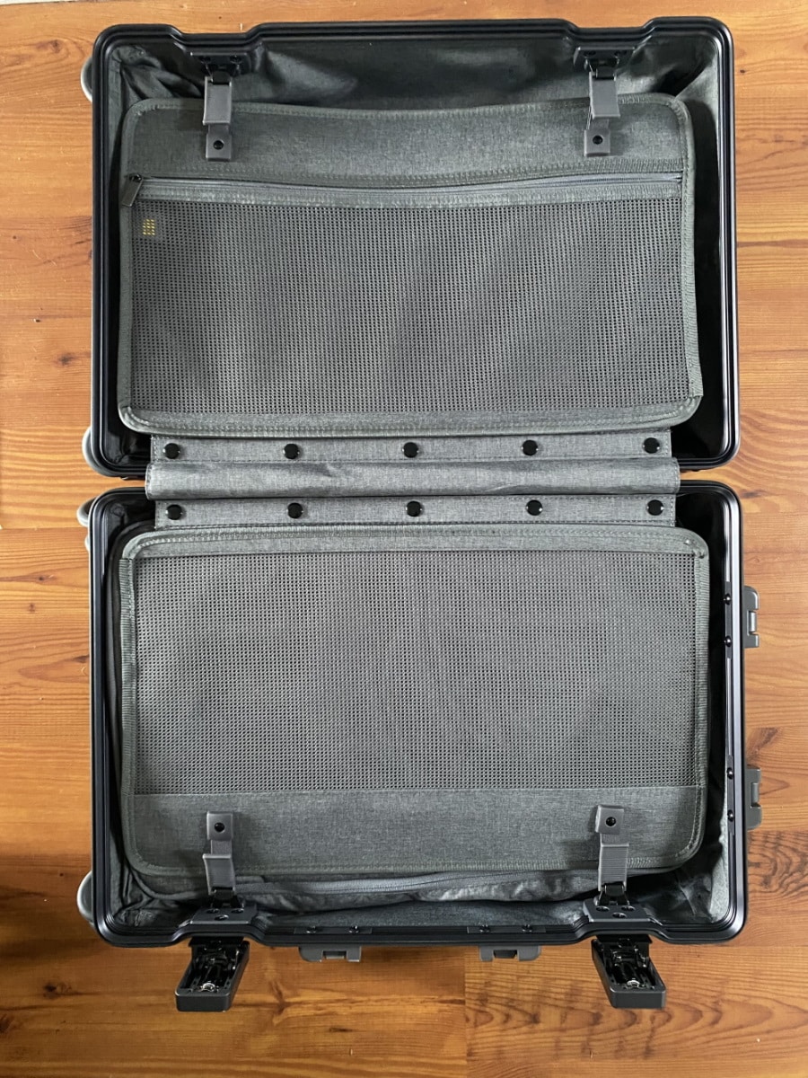 LEVEL8 aluminum carry on inside