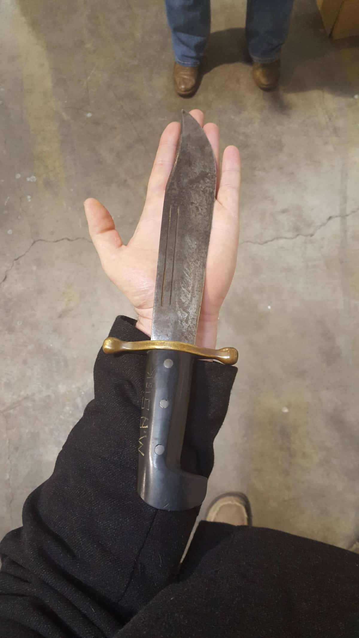 bowie knife