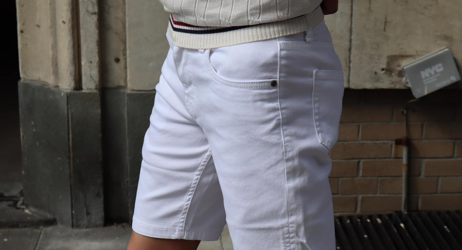 The Perfect Jean white Blanco shorts